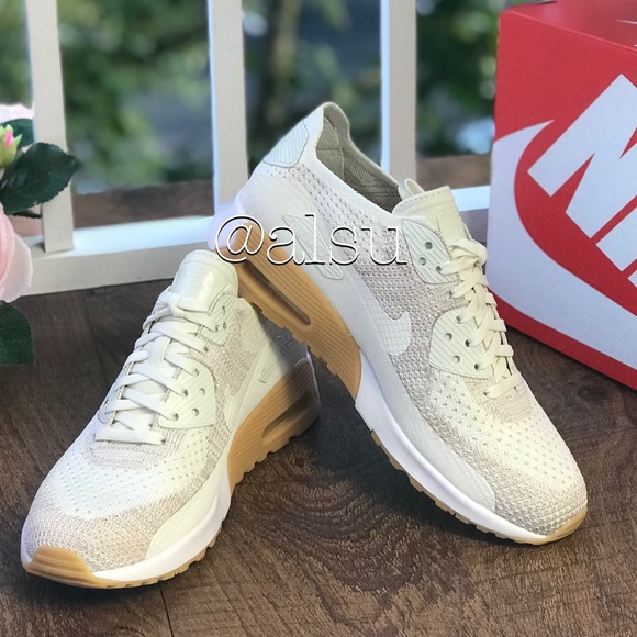 NWTNike Air Max 90 Ultra Flyknit  Sail WMNS - Picture 3 of 8